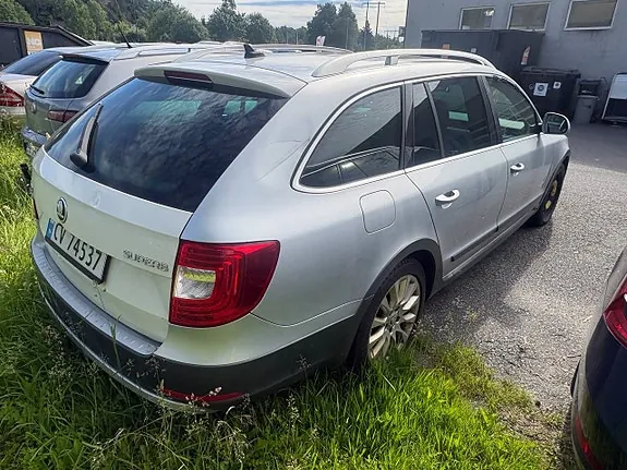 Skoda Superb 2015 photo 3
