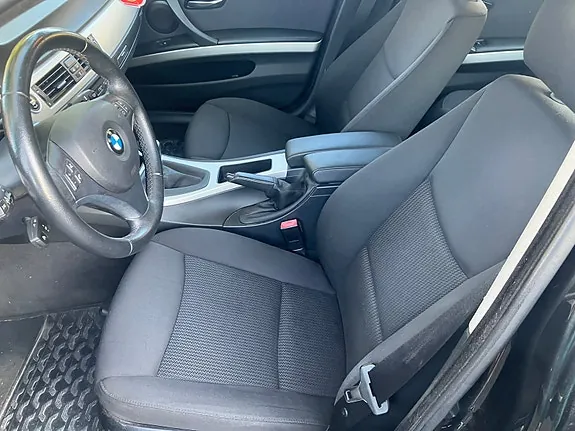 BMW 320I 2010 photo 5
