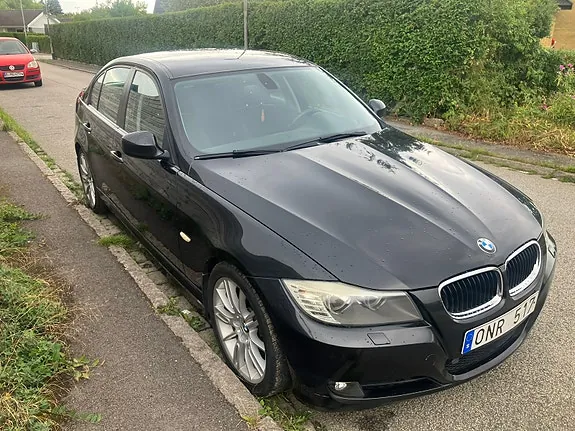 BMW 320I 2010 photo 4