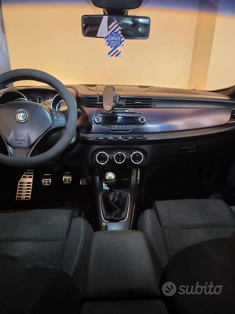 Alfa Romeo Giulietta 2012 photo 2