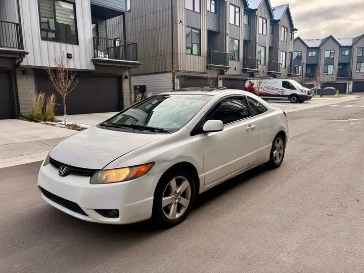 Honda Civic 2007 photo 2