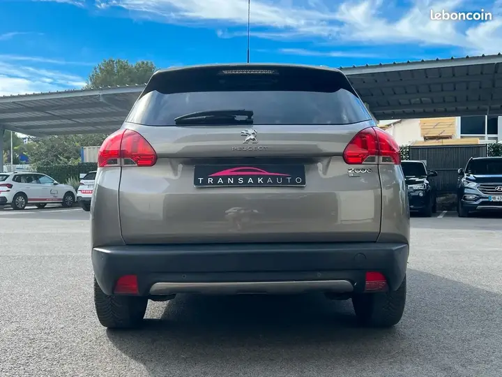 Peugeot 2008 2015 photo 5