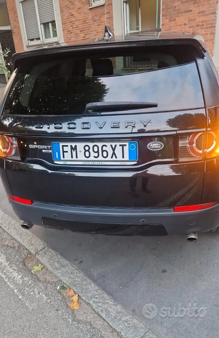 Land Rover Discovery Sport 2017 photo 3