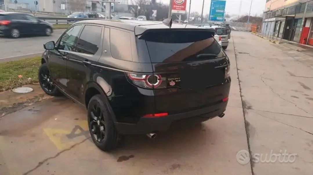 Land Rover Discovery Sport 2017 photo 4