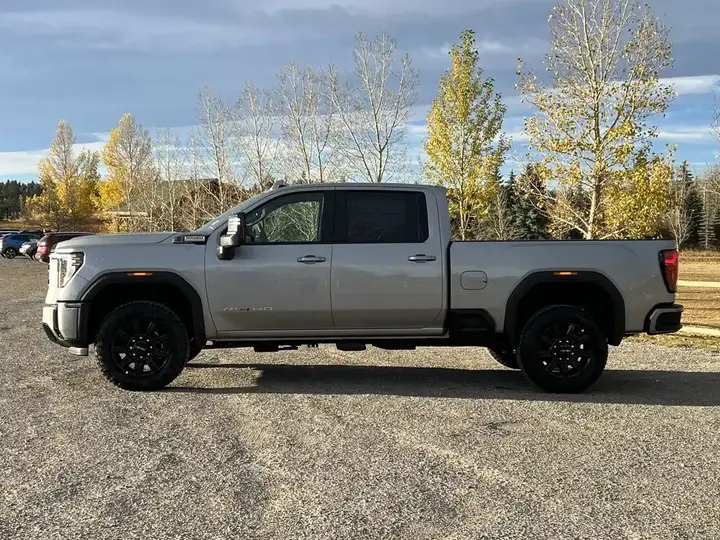 GMC Sierra 3500Hd 2026 photo 5