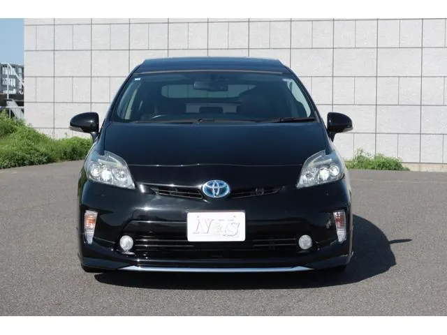 Toyota Prius 2014 photo 2