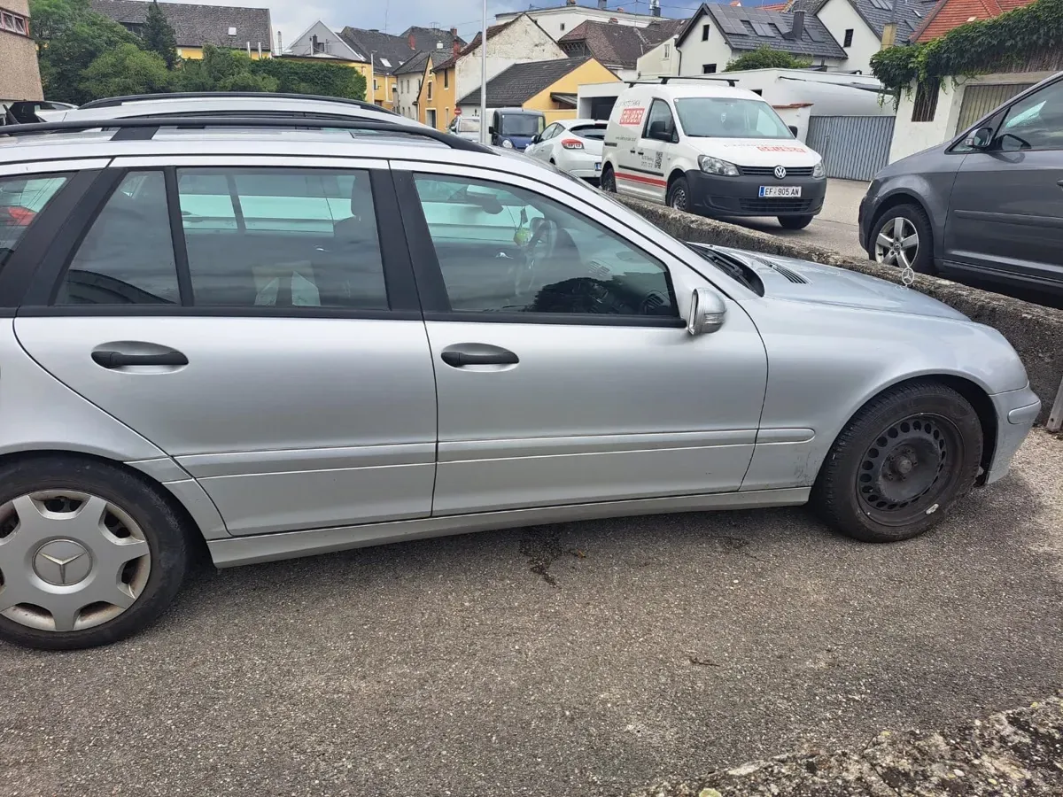 Mercedes-Benz C-Class 2006 photo 3