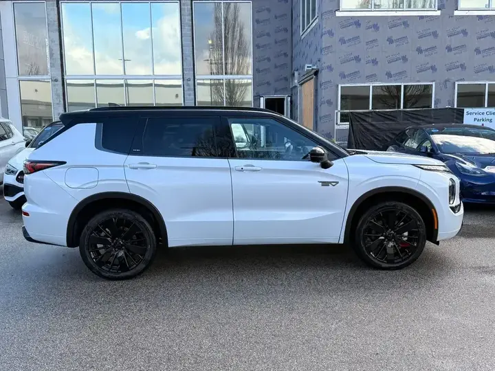 Mitsubishi Outlander 2026 photo 5