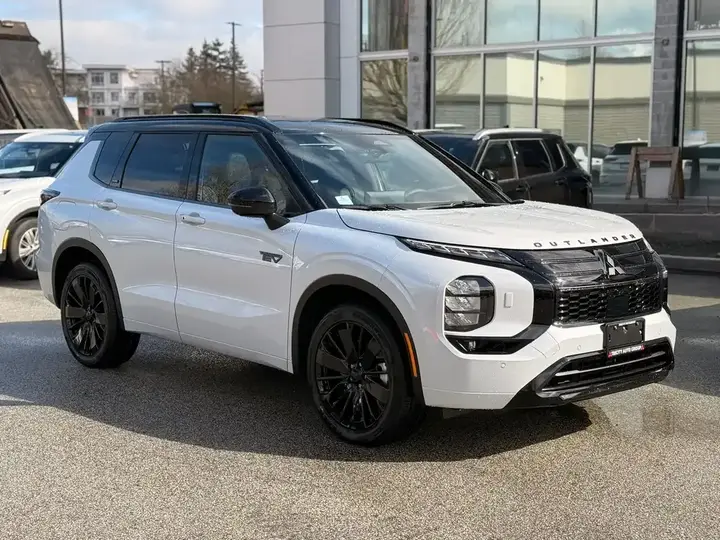 Mitsubishi Outlander 2026 photo 4