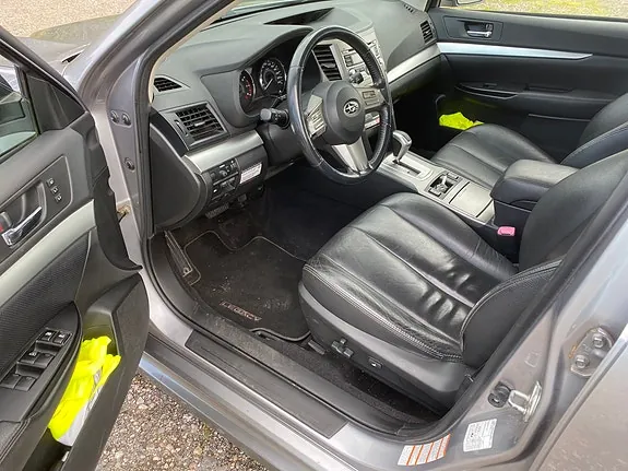 Subaru Legacy 2010 photo 5