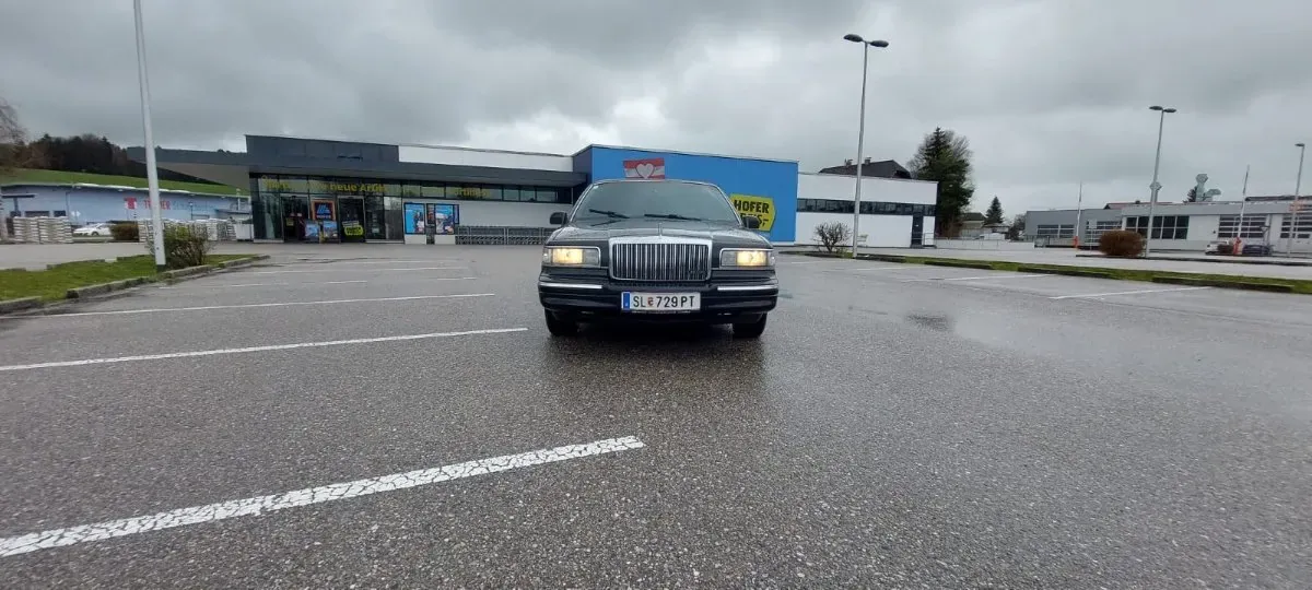 Lincoln Town Car