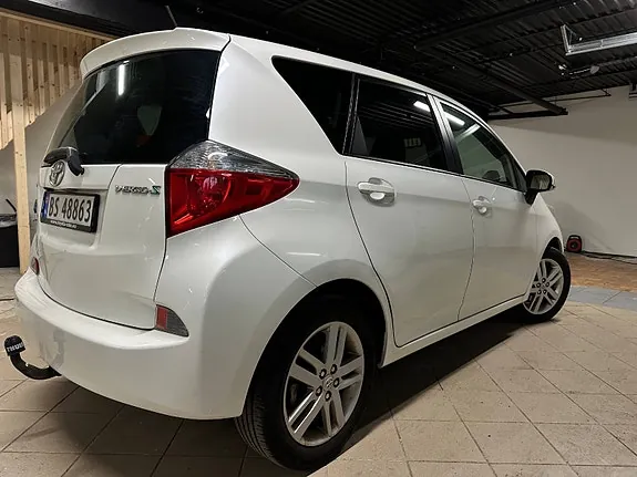 Toyota Verso-S 2012 photo 5