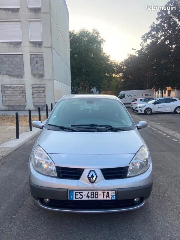 Renault Grand Scenic 2005 photo 2