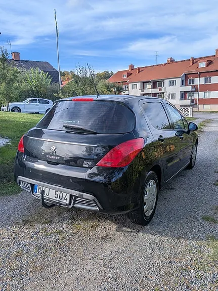 Peugeot 308 2012 photo 2