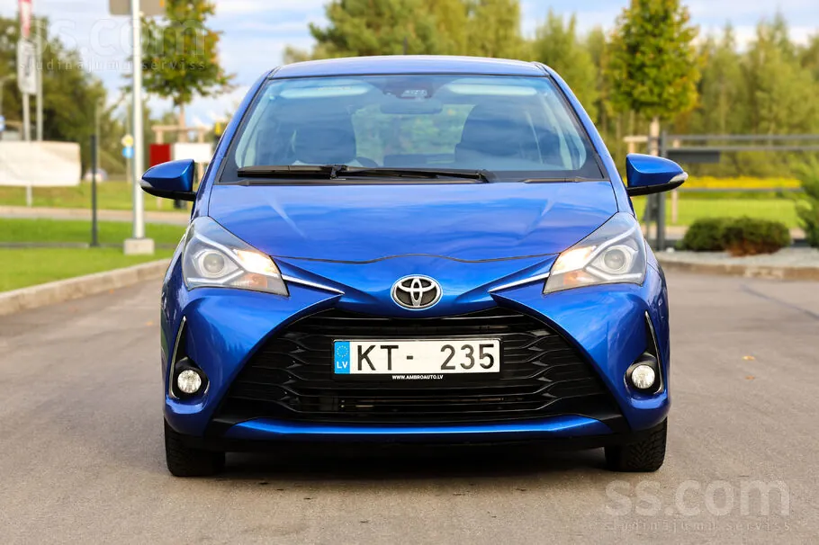 Toyota Yaris 2017 photo 2