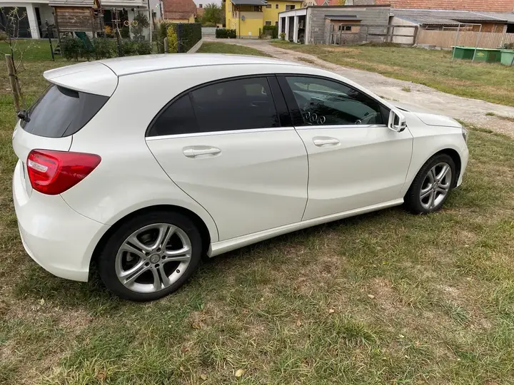 Mercedes-Benz A-Class 2014 photo 2