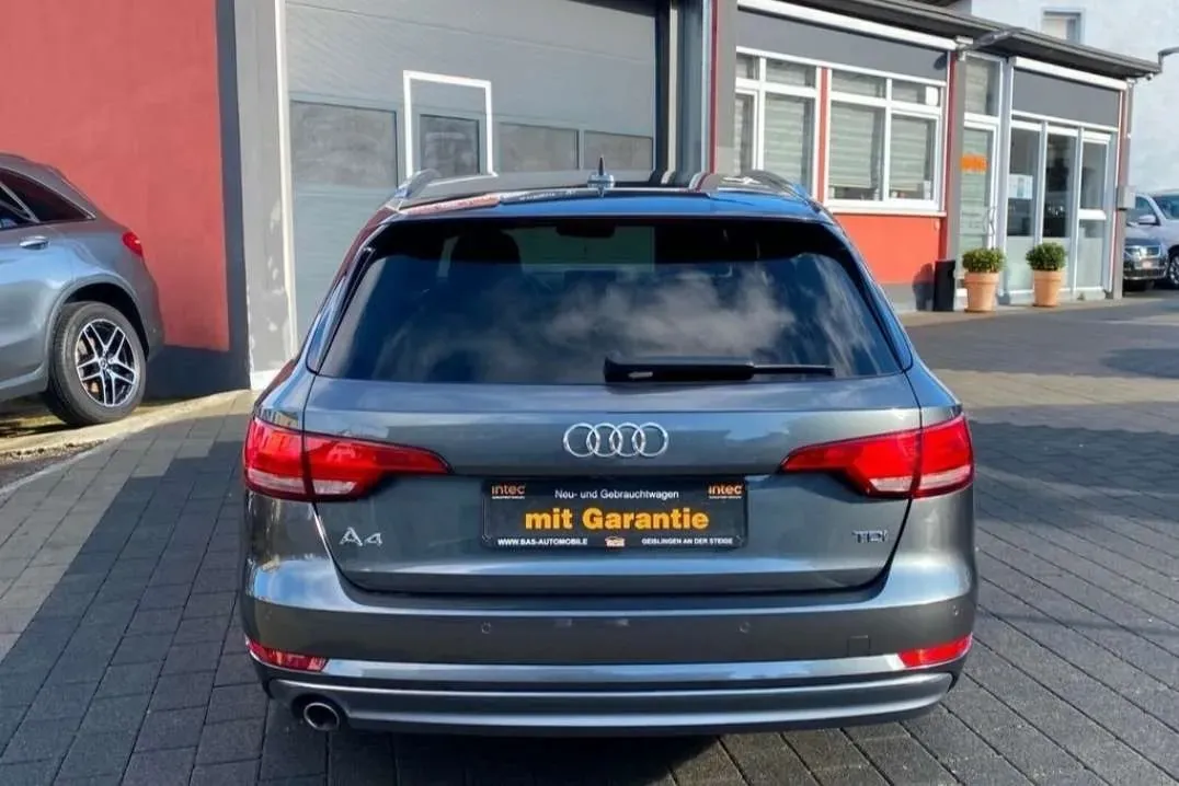 Audi A4 2018 photo 3