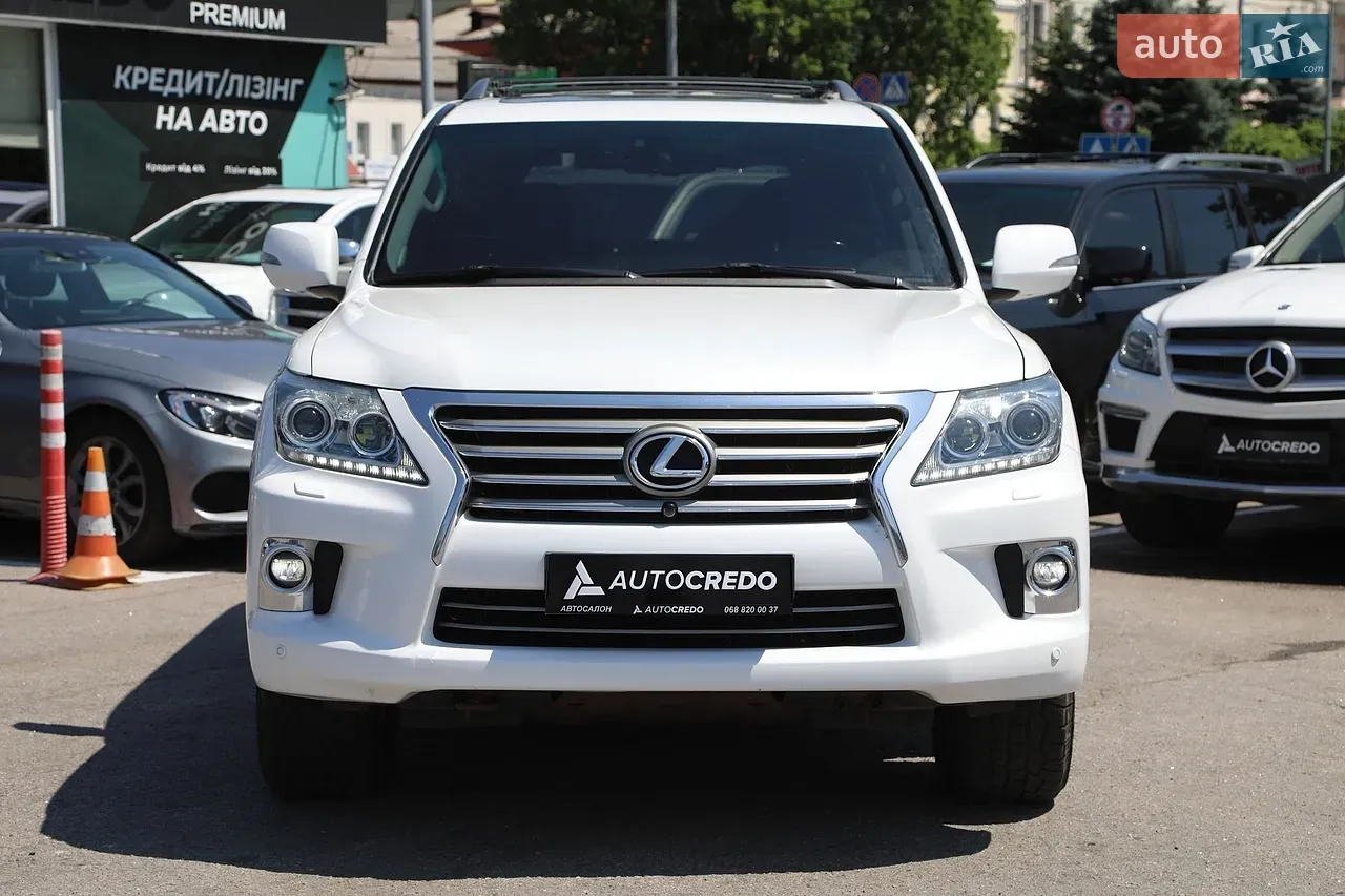 Lexus Lx 2012 photo 2