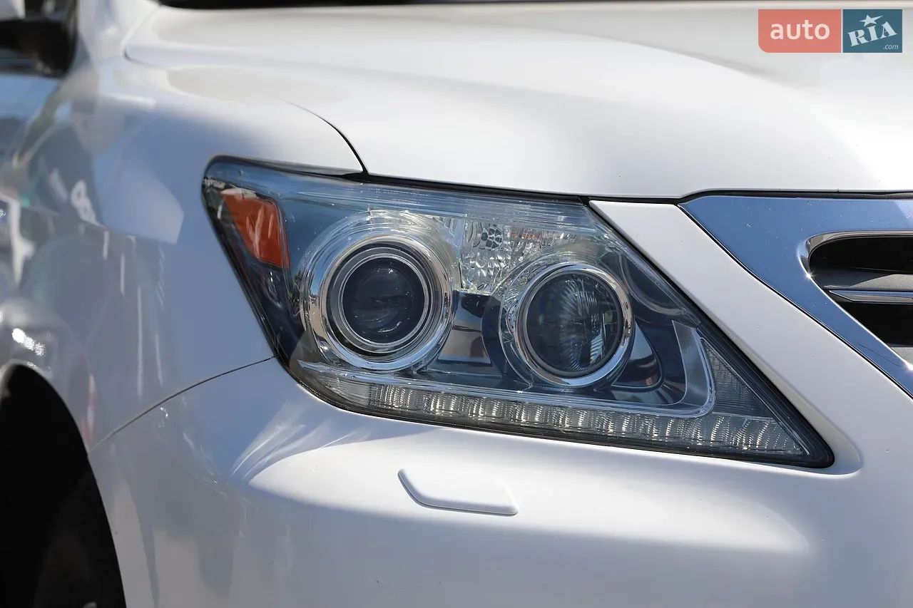 Lexus Lx 2012 photo 5