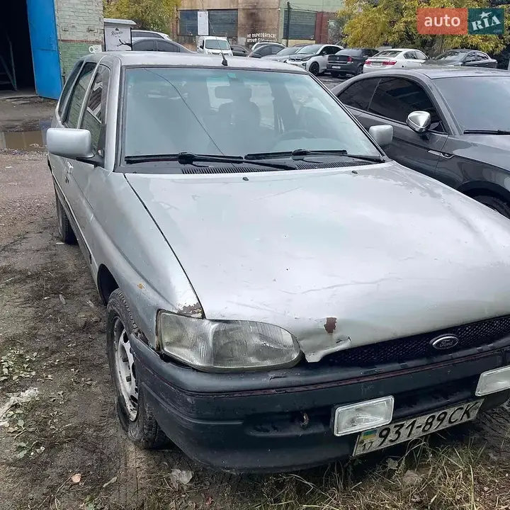 Ford Escort 1993 photo 4