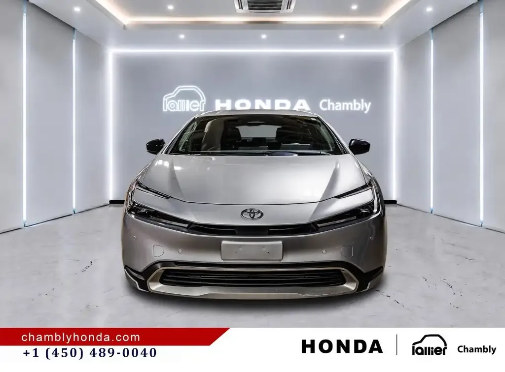 Toyota Prius Prime 2023 photo 2