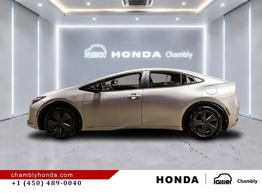 Toyota Prius Prime 2023 photo 4