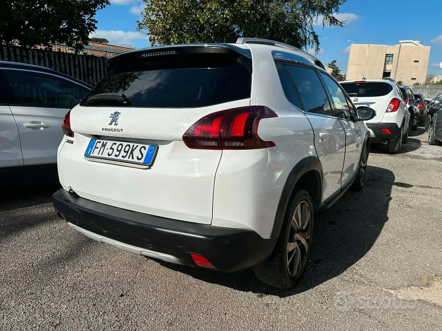 Peugeot 2008 2017 photo 4
