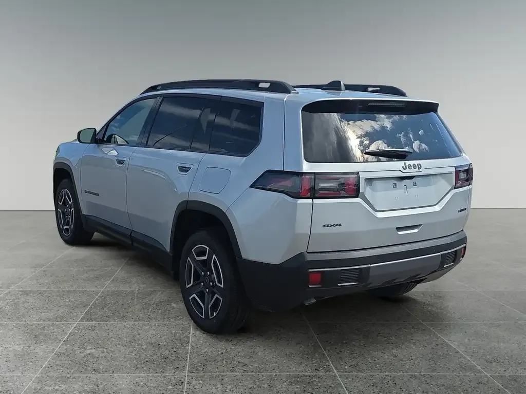 Jeep Cherokee 2026 photo 4