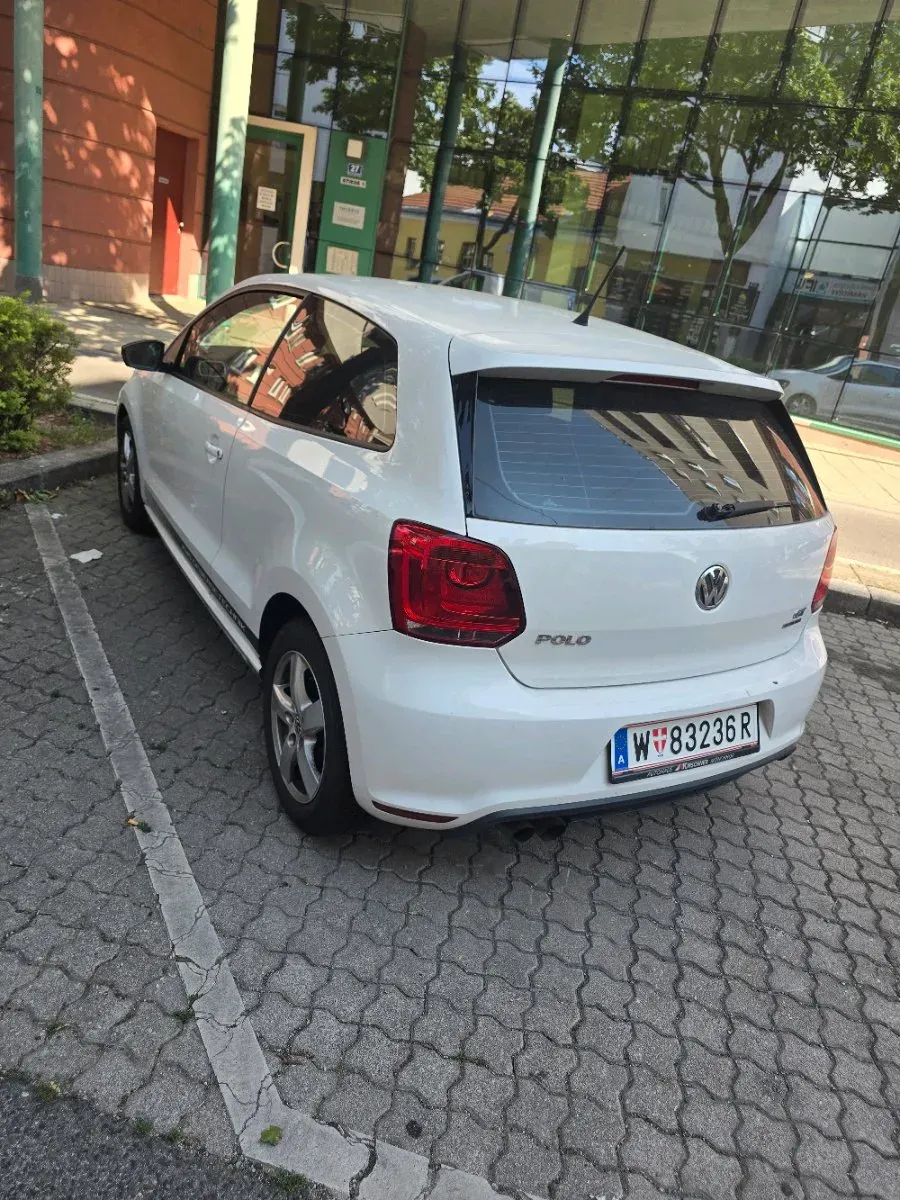 Volkswagen Polo 2014 photo 2