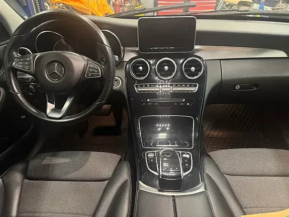 Mercedes-Benz C180 2015 photo 3