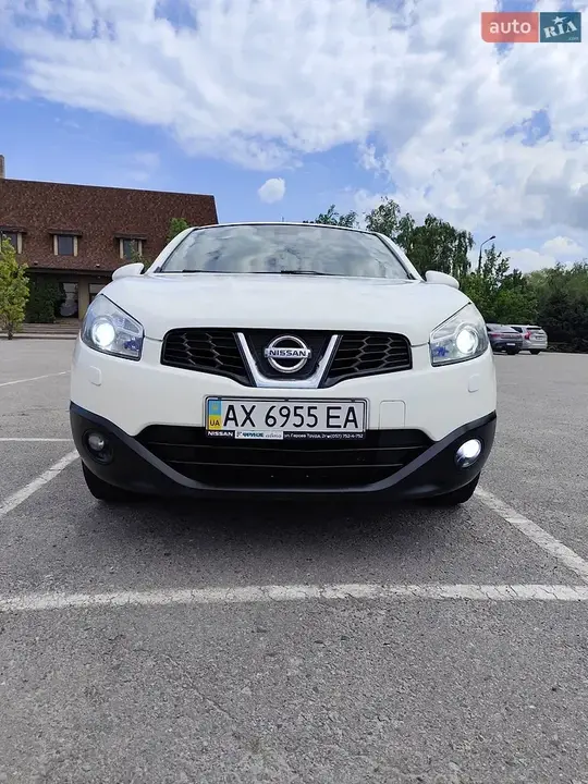 Nissan Qashqai 2013 photo 2