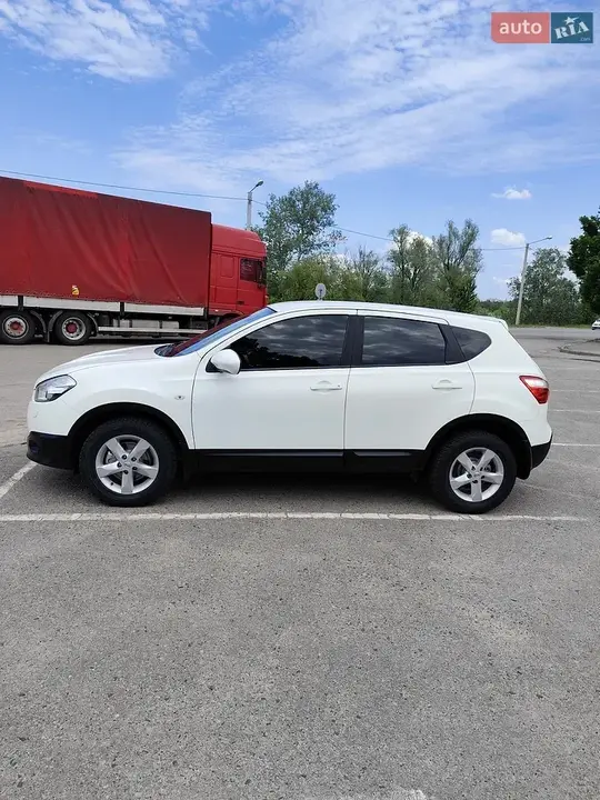 Nissan Qashqai 2013 photo 5