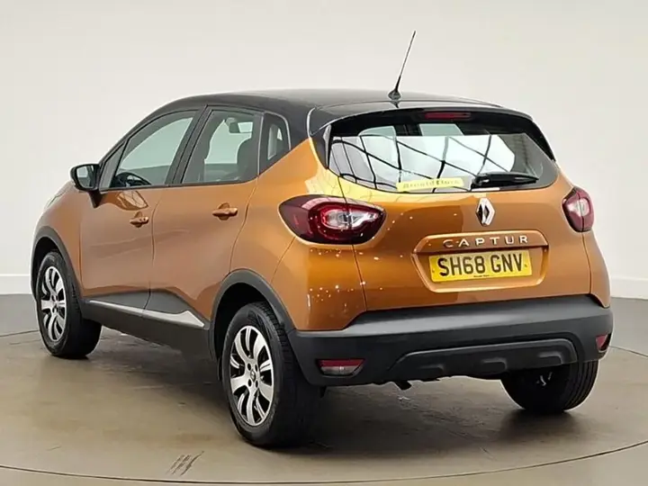 Renault Captur 2018 photo 2