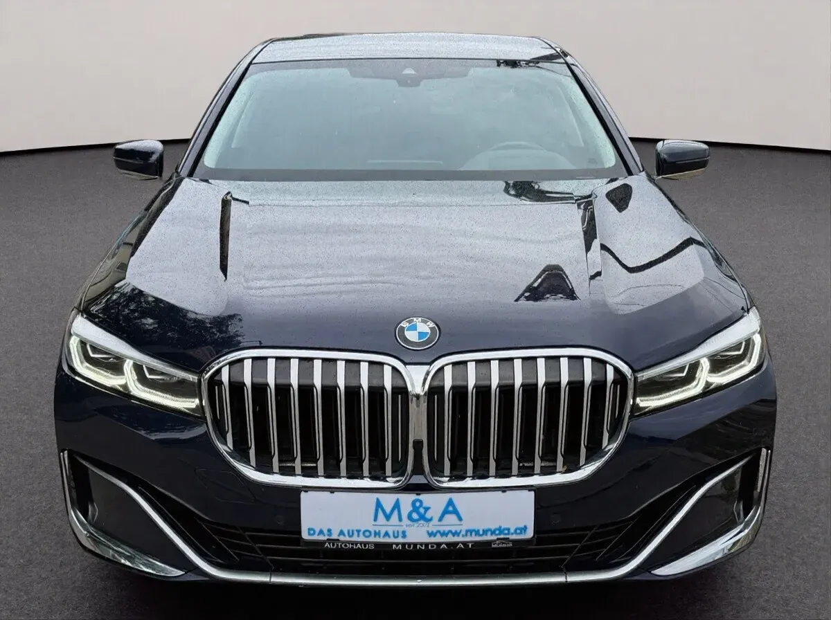 BMW 7 Series 2020 photo 2