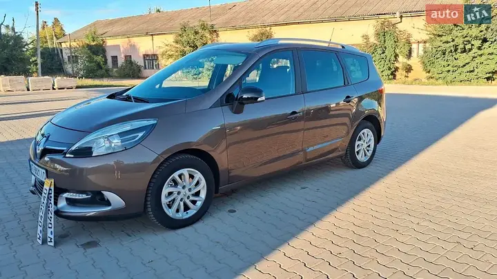 Renault Grand Scenic 2015 photo 5