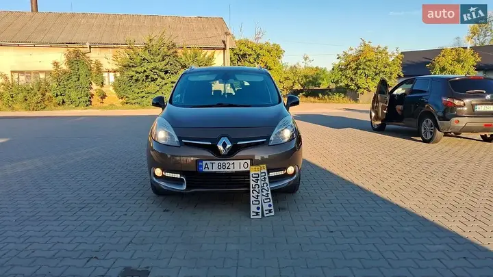 Renault Grand Scenic 2015 photo 4