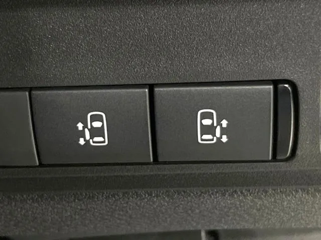 Nissan Serena 2026 photo 5