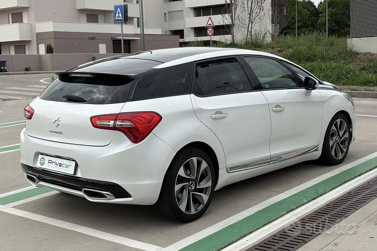 DS Automobiles Ds 5 2012 photo 5