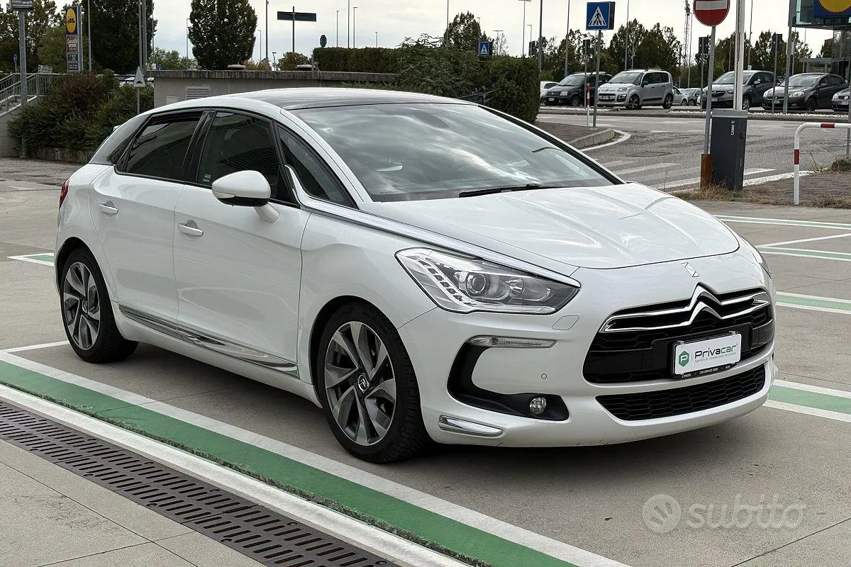 DS Automobiles Ds 5 2012 photo 3