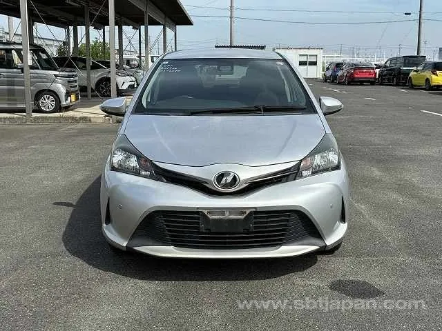 Toyota Vitz F 2016 photo 5