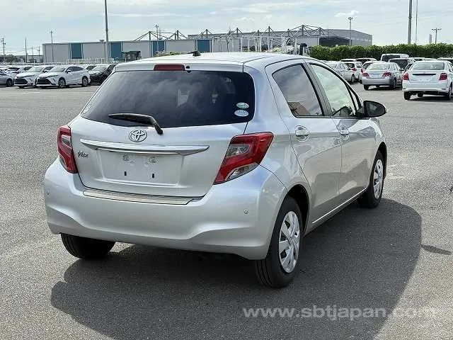 Toyota Vitz F 2016 photo 4