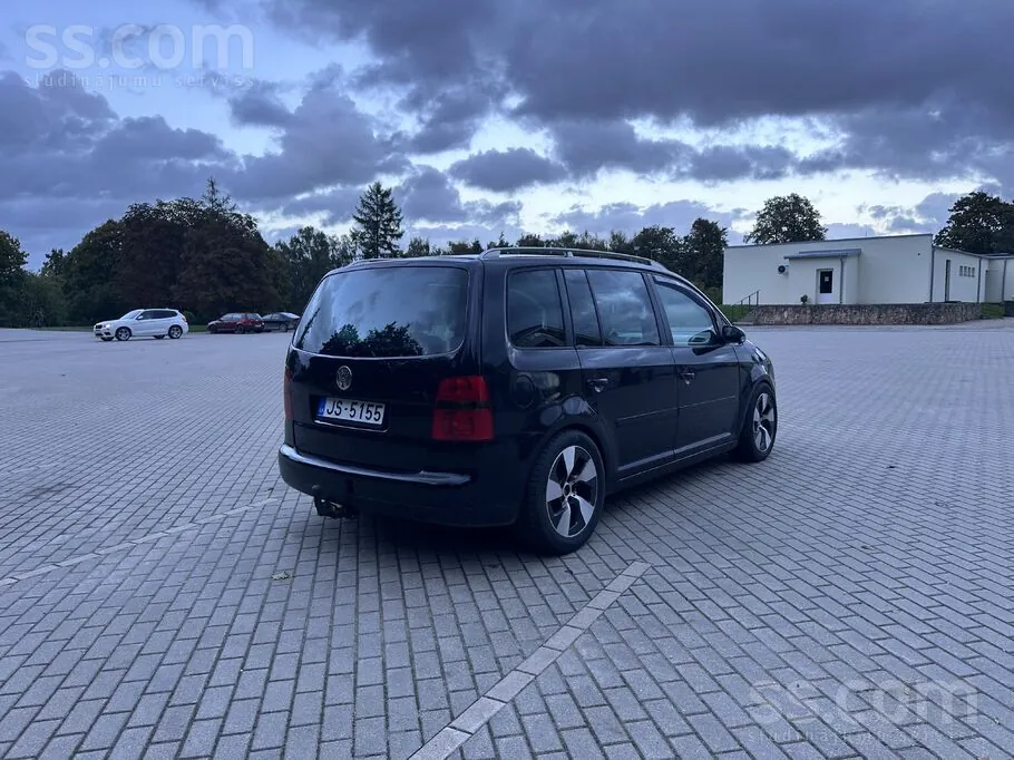 Volkswagen Touran 2004 photo 5