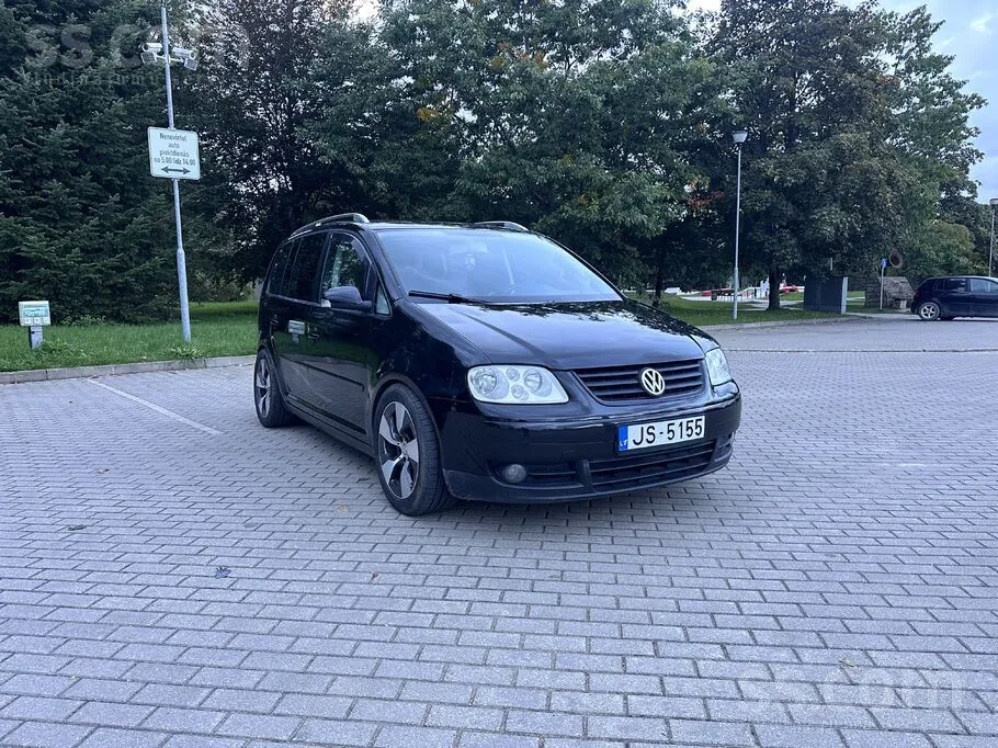 Volkswagen Touran 2004 photo 2