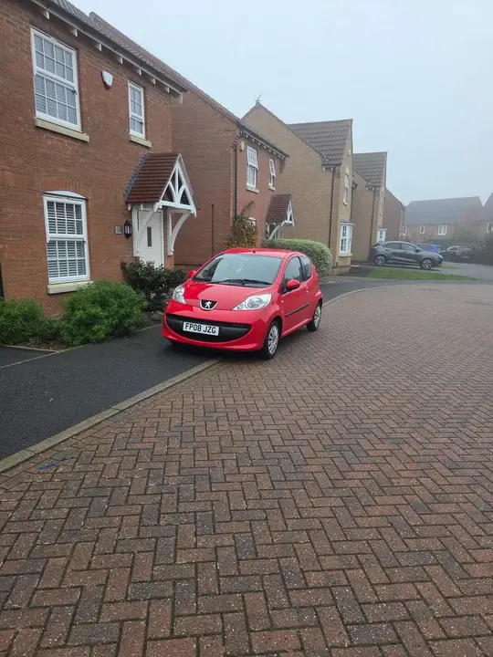 Peugeot 107 2008 photo 2