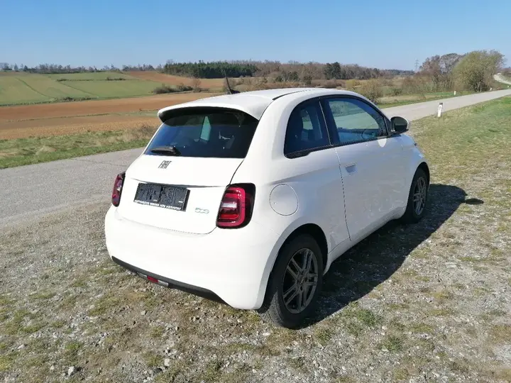 Fiat 500E 2021 photo 2