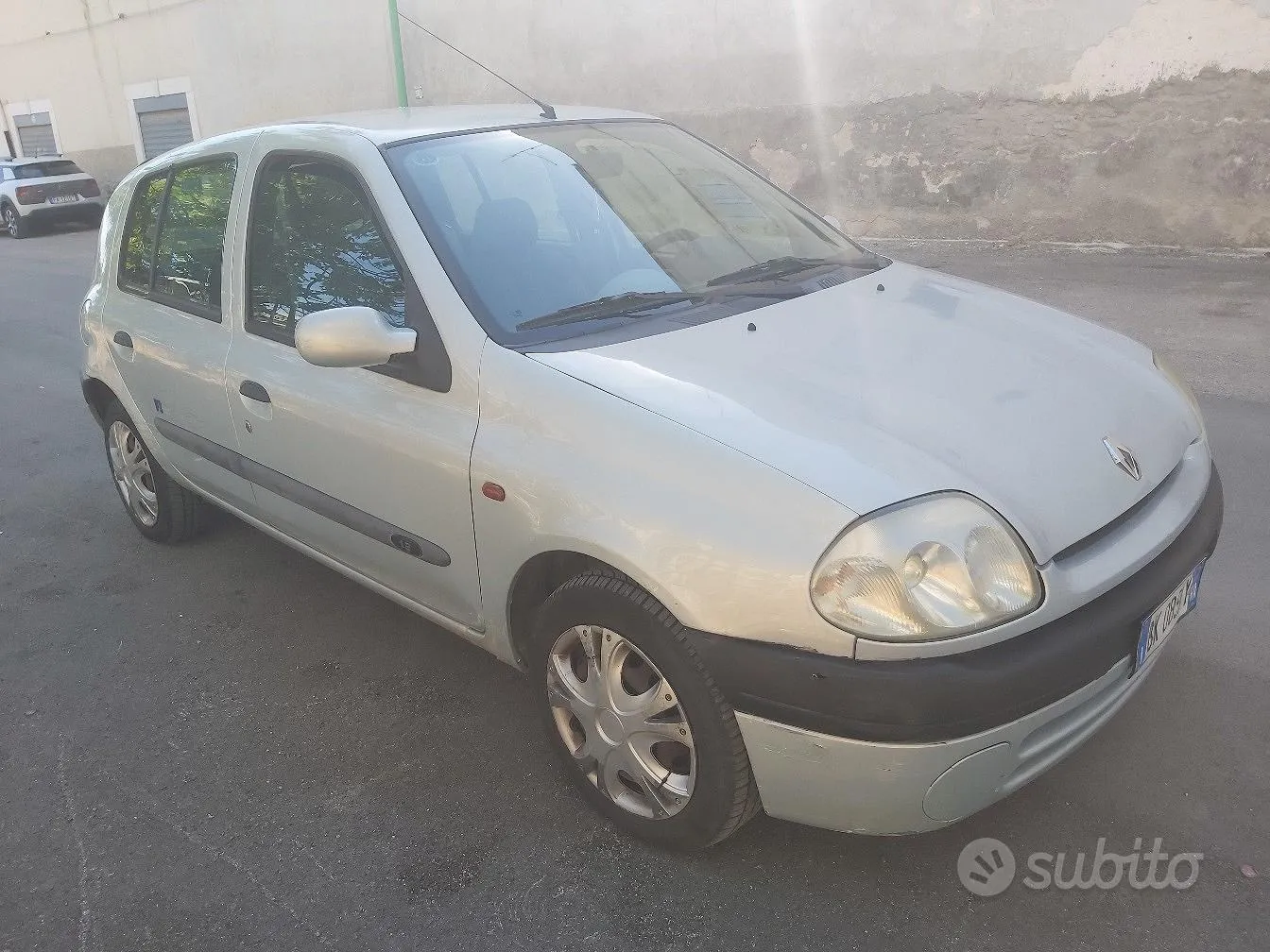 Renault Clio 2000 photo 3