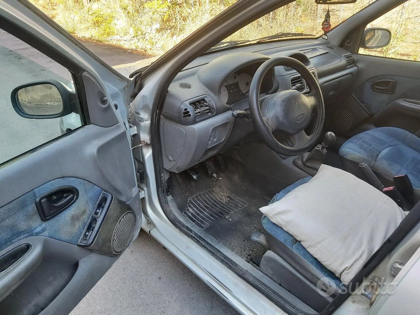 Renault Clio 2000 photo 5