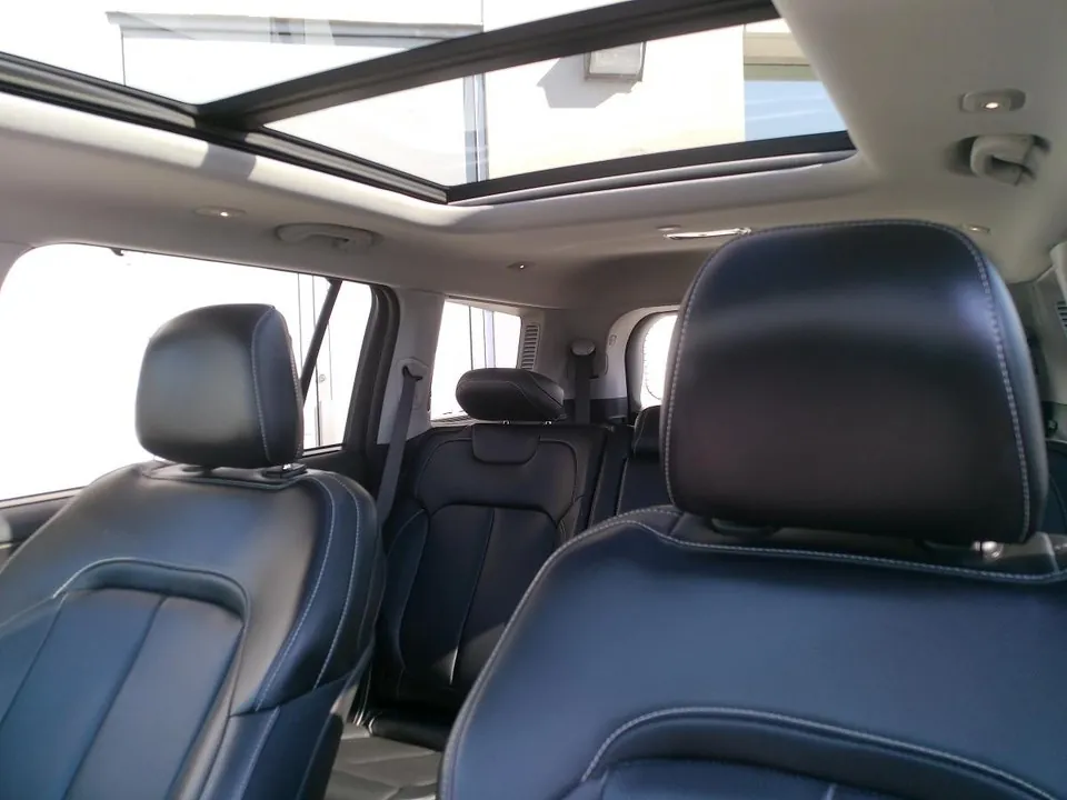 Jeep Grand Cherokee L 2024 photo 2