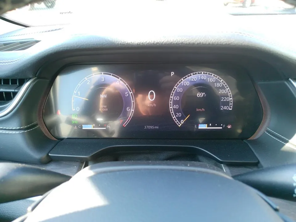 Jeep Grand Cherokee L 2024 photo 5