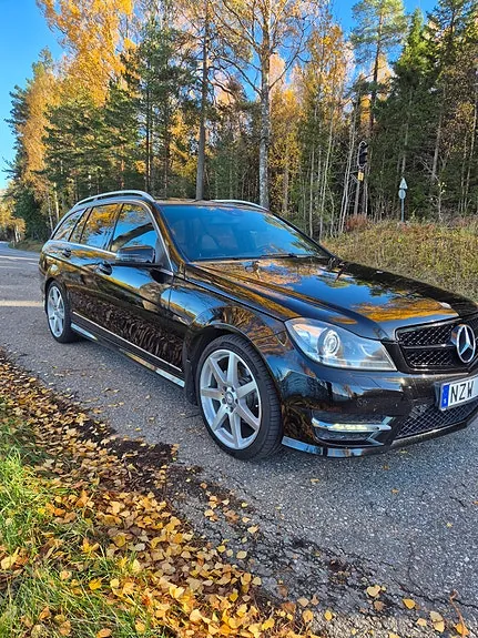 Mercedes-Benz C220 2013 photo 2